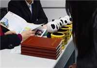 賣房留學(xué)月薪五千，出國到底值不值？